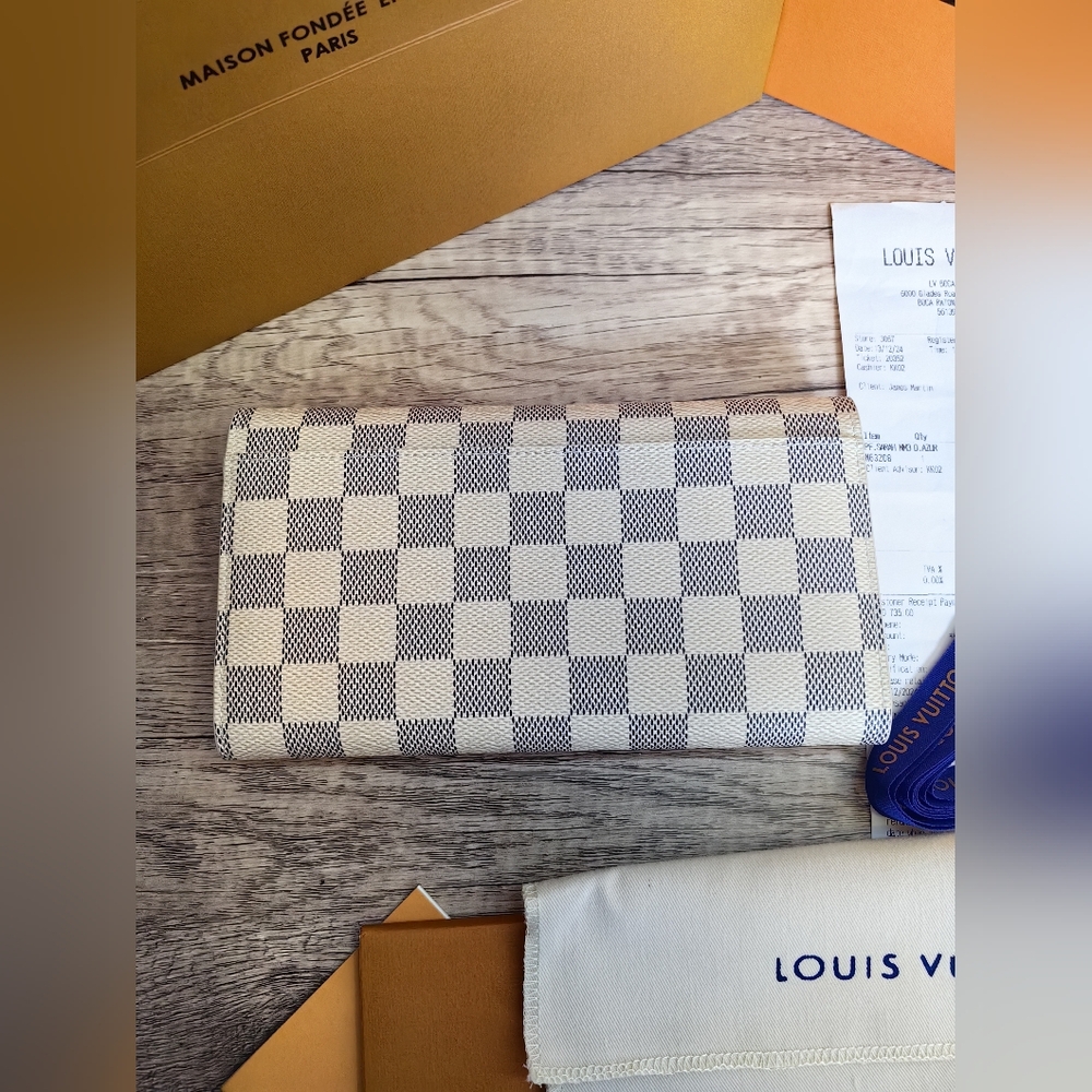 Louis Vuitton Sarah Wallet - Picture 3 of 13